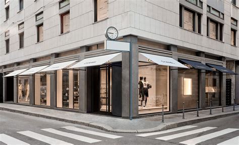 nuova boutique chanel milano|Chanel centro milano.